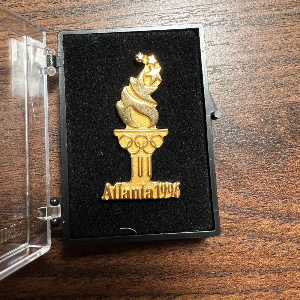 Commemorative Olympic Lapel Pin Atlanta 1996